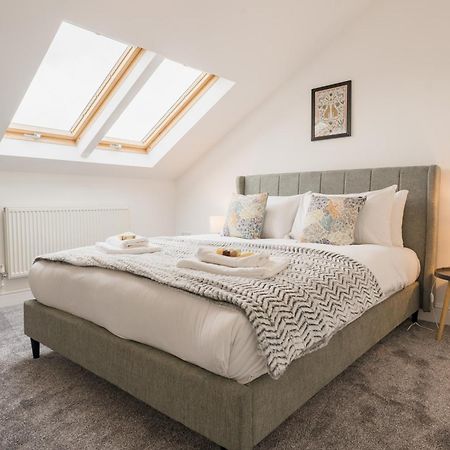 Beautifully Done 5 Bed Barn Conversion In Heswall - Sleeps Up To 10 Extérieur photo