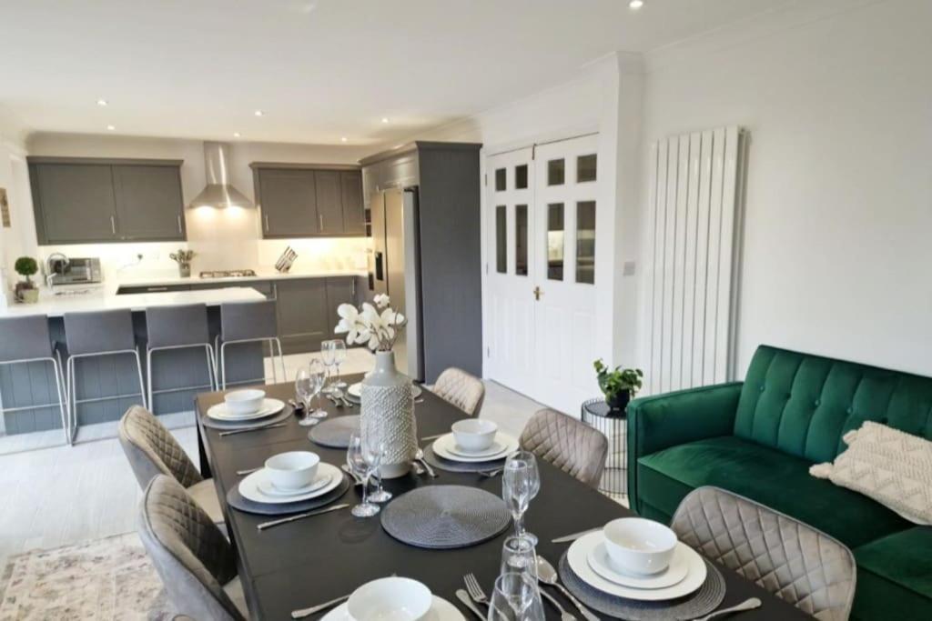 Beautifully Done 5 Bed Barn Conversion In Heswall - Sleeps Up To 10 Extérieur photo