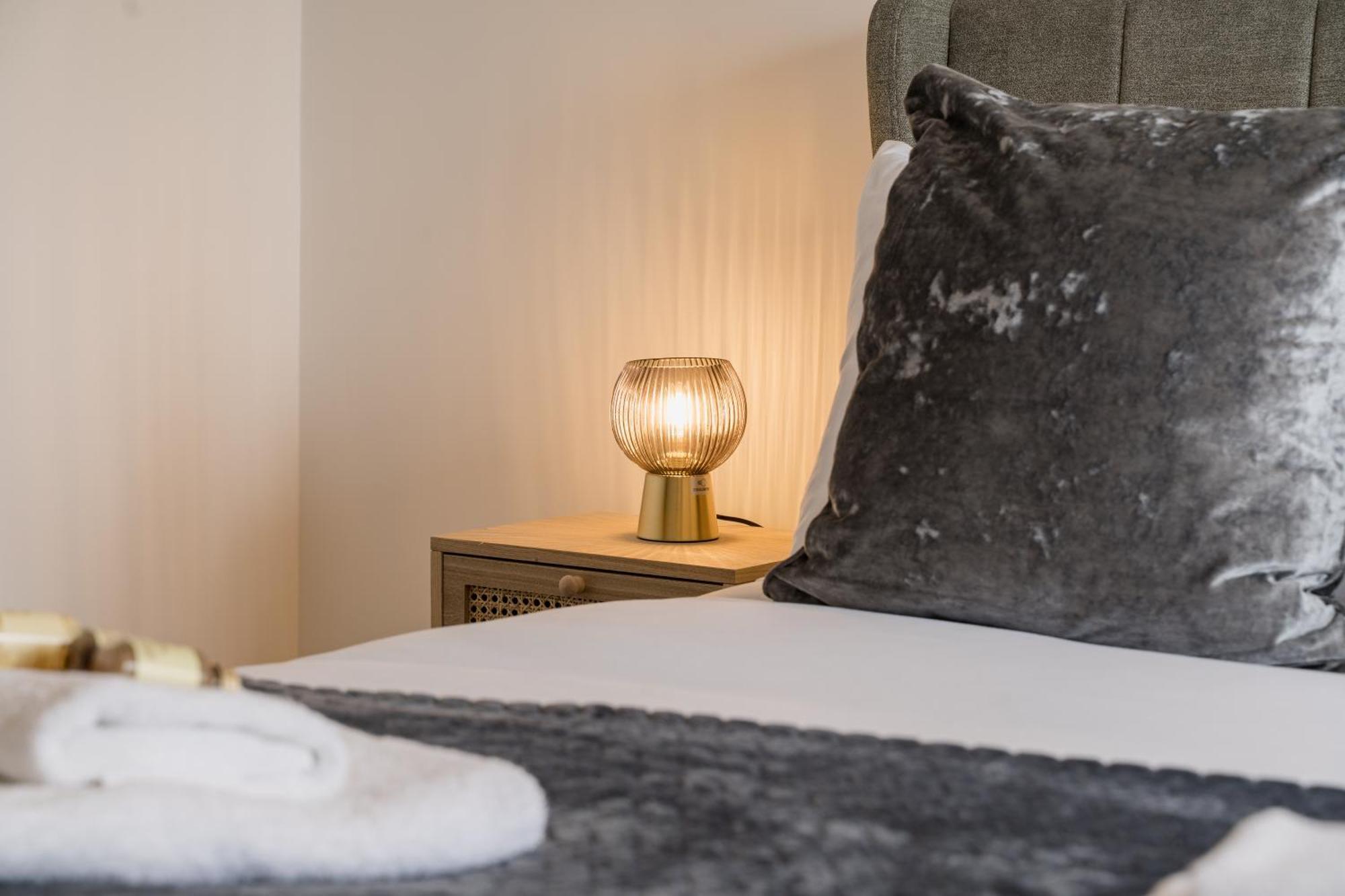 Beautifully Done 5 Bed Barn Conversion In Heswall - Sleeps Up To 10 Extérieur photo