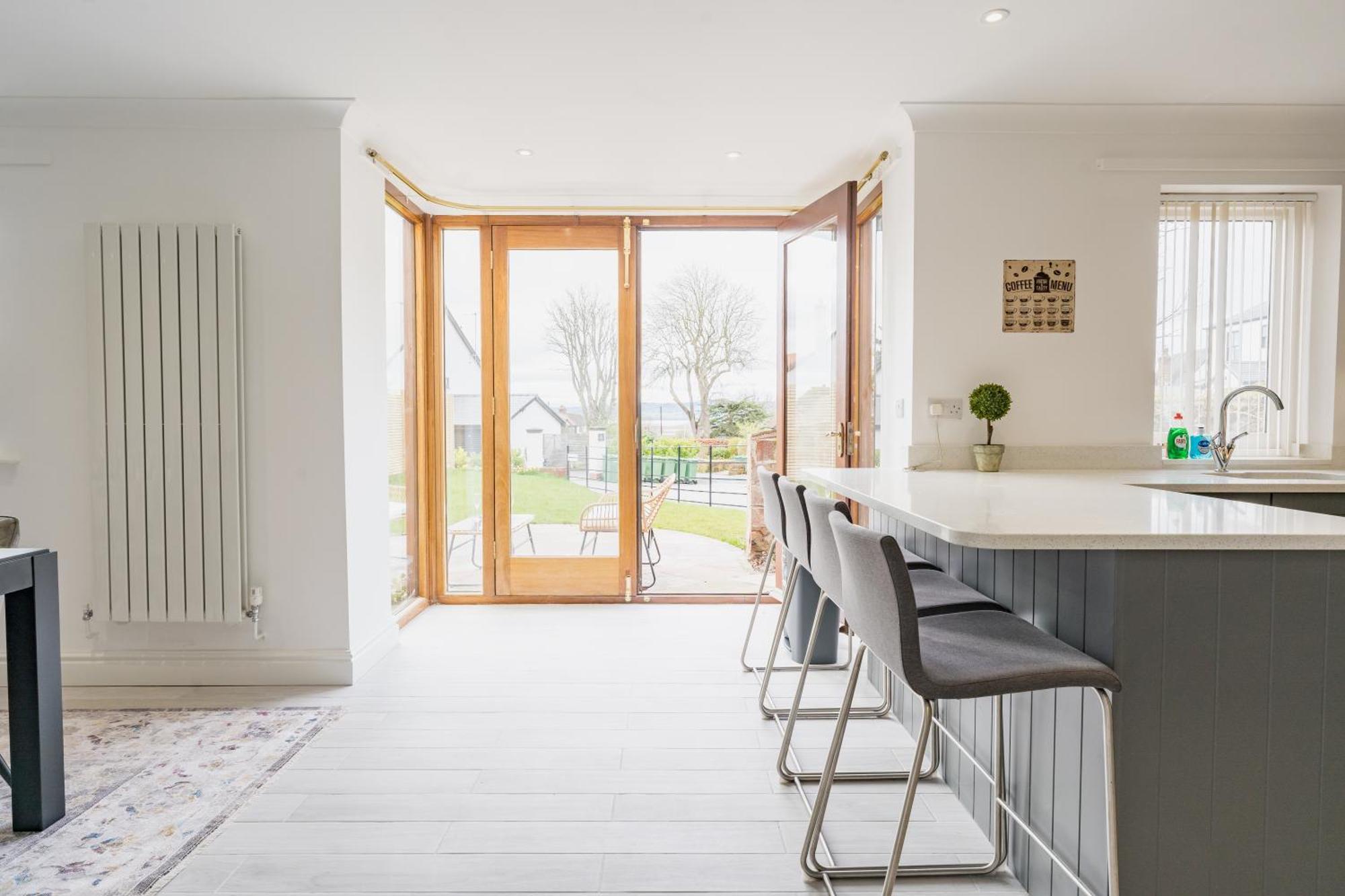 Beautifully Done 5 Bed Barn Conversion In Heswall - Sleeps Up To 10 Extérieur photo